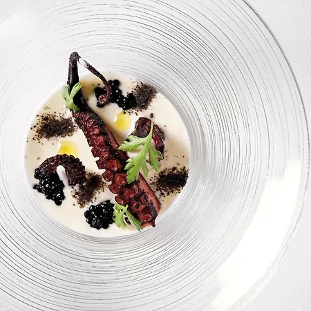 Dam Boutique & Restaurant Hotel 4*