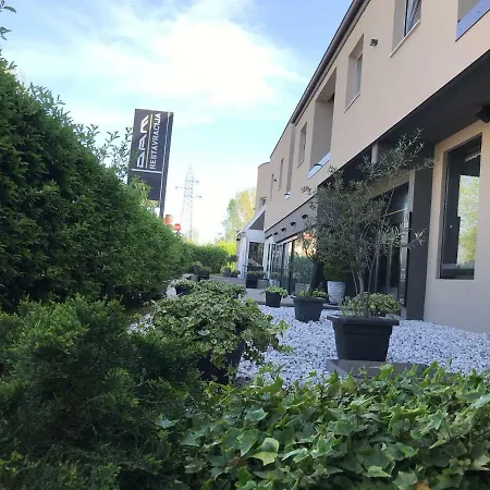 酒店 Dam Boutique & Restaurant 4*
