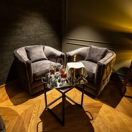 Hotel Dam Boutique & Restaurant