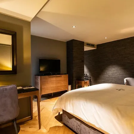 Dam Boutique & Restaurant 4* 新戈里察