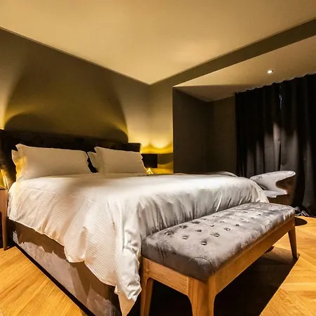 Dam Boutique & Restaurant Отель