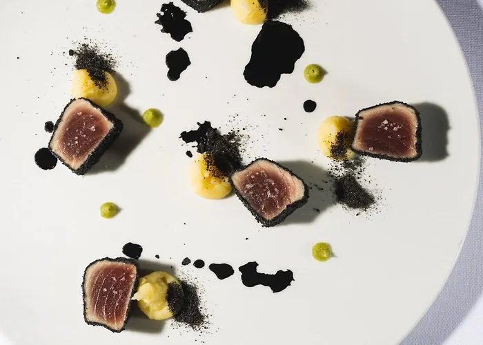 Dam Boutique & Restaurant