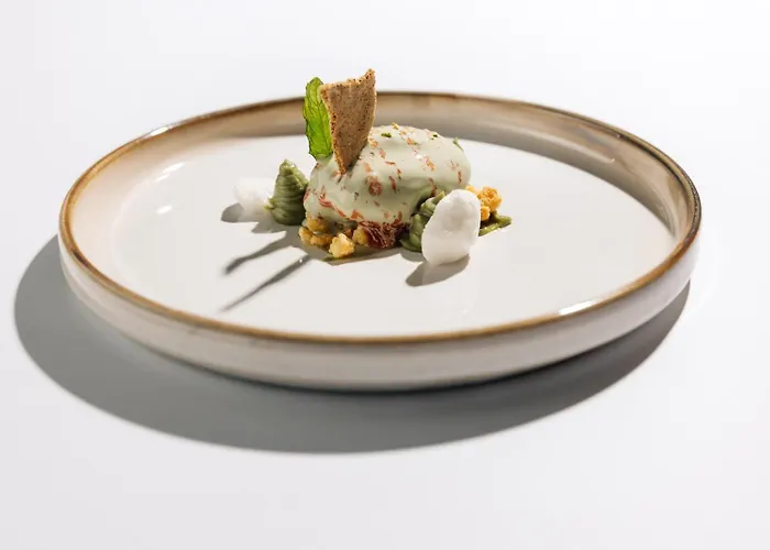 Отель Dam Boutique & Restaurant 4*