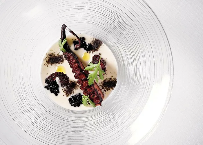 Dam Boutique & Restaurant Отель 4*