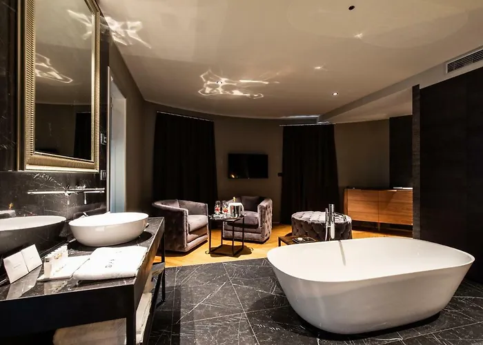 Dam Boutique & Restaurant 4*