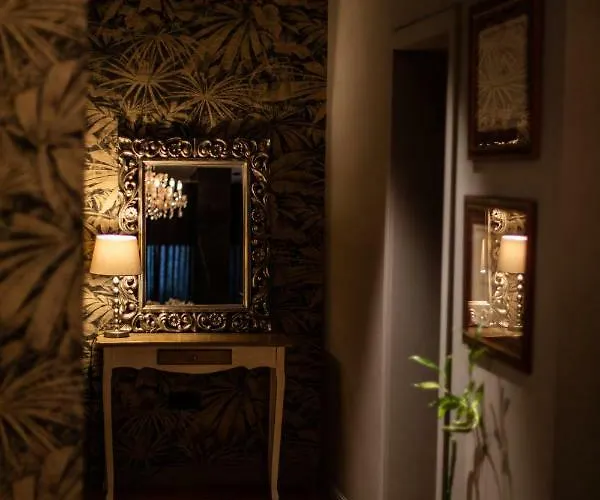 Dam Boutique & Restaurant Отель