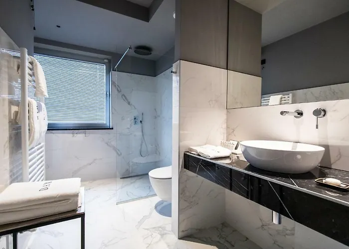 Dam Boutique & Restaurant 4*