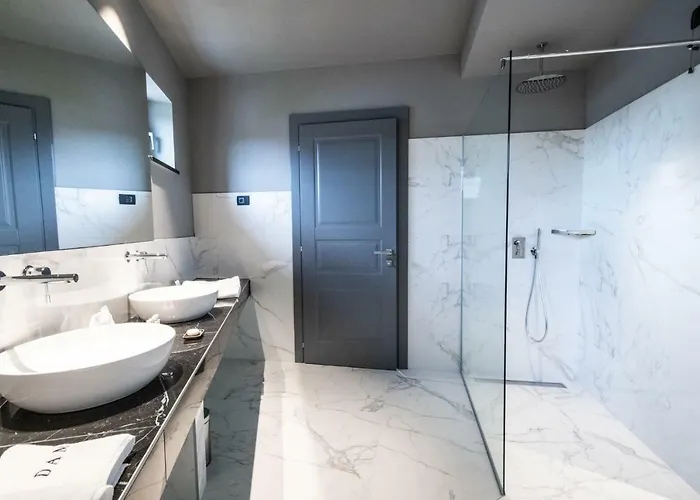 Dam Boutique & Restaurant Отель 4*