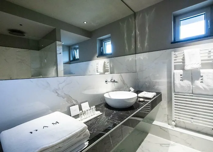 Dam Boutique & Restaurant 4*